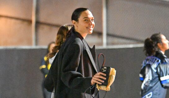 Gal Gadot a avut un „cheag de sânge” la creier în timpul sarcinii: „Tot ce am vrut a fost să trăiesc” Gal Gadot a avut un „cheag de sânge” la creier în timpul sarcinii: „Tot ce am vrut a fost să trăiesc”